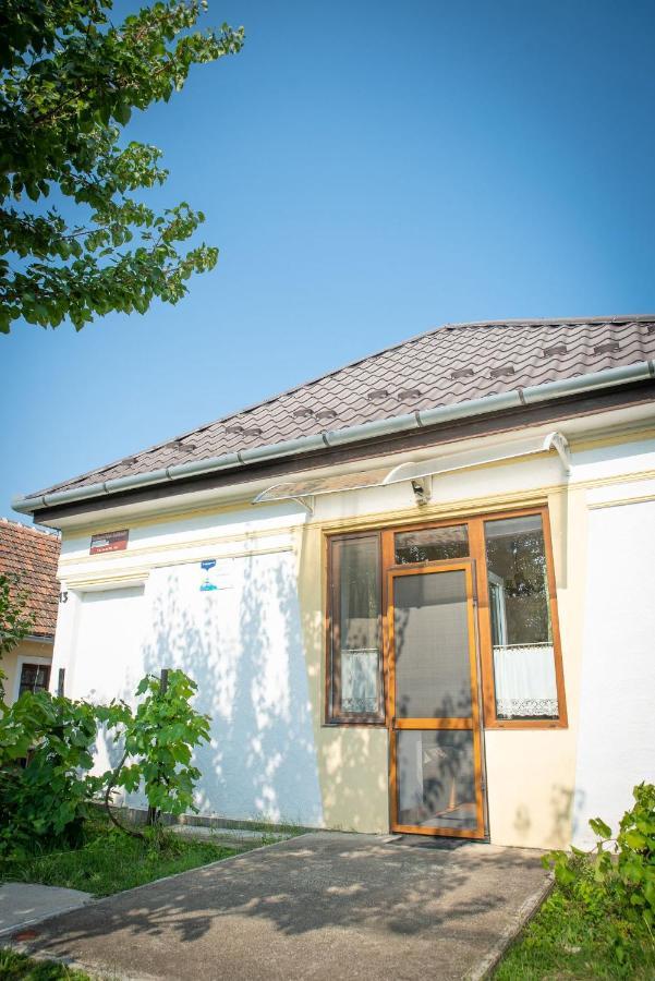 Zöldkapus Vendégház Fony Esterno foto